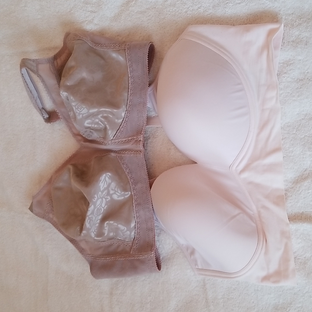 Two Women's Bras in Size 40D - Picture 14 of 14